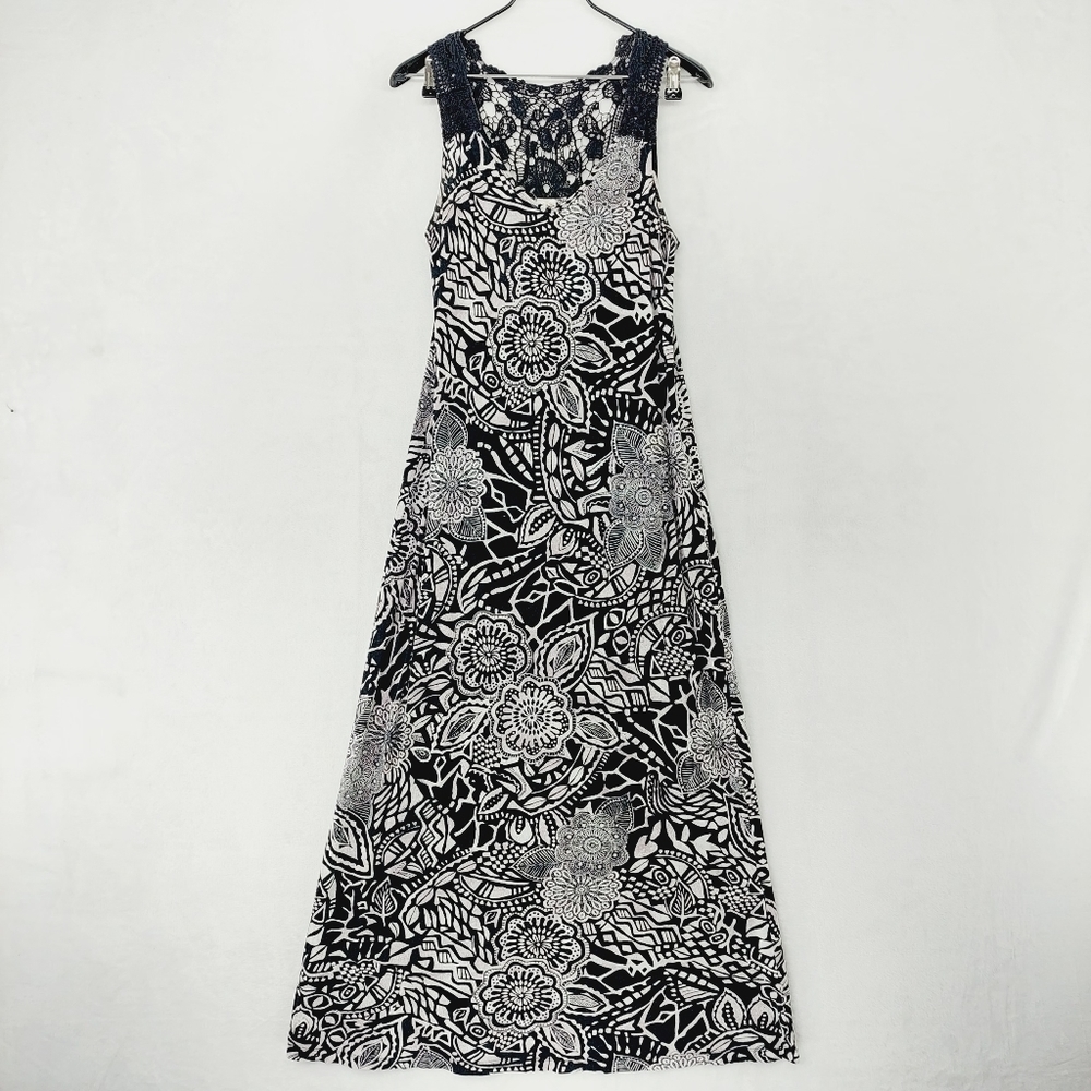 *5 for $20* Bila Black and White Floral Lace-Back Maxi Dress